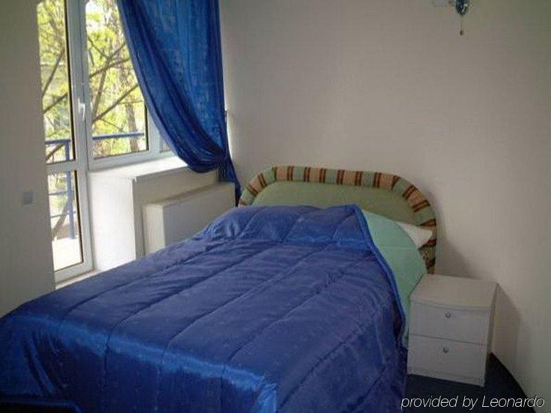 Mesogios Hotel Chisináu Habitación foto