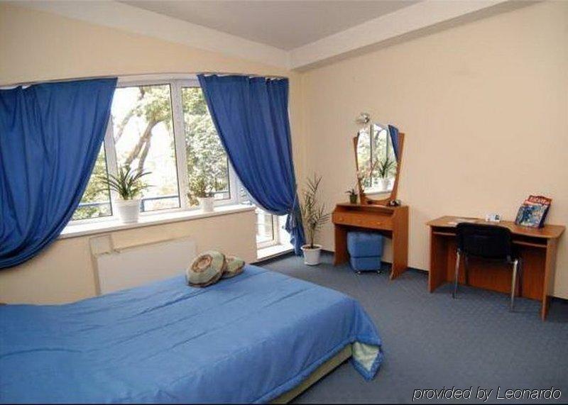 Mesogios Hotel Chisináu Habitación foto